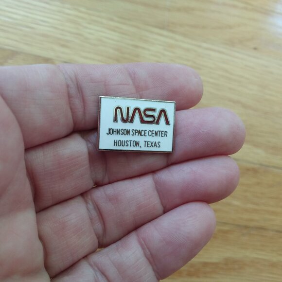 Vintage NASA Space Shuttle Pins Lot of 3 Tie Tacks Hat Lapel Johnson Center - Picture 9 of 13